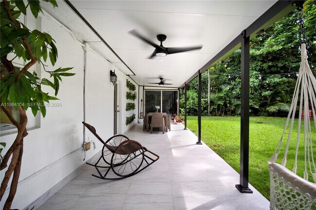 Building Photo - 6400 SW 62nd Ct