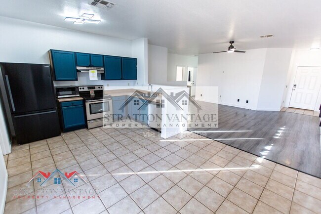 Building Photo - 16092 W Woodlands Ave