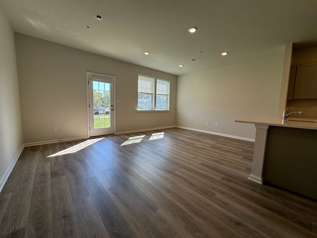 Building Photo - PARKLAND SCHOOLS- NEW CONSTRUCTION 3 BDRM ...