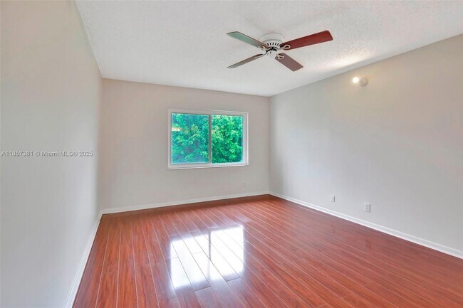 Building Photo - 1200 SW 125th Ave