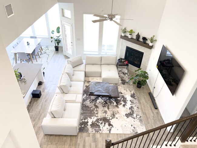 Building Photo - 2533 Olvera Ct
