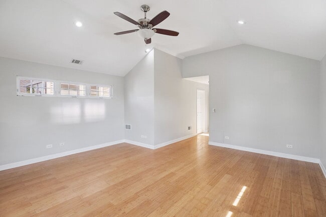 Building Photo - 1724 N Keeler Ave