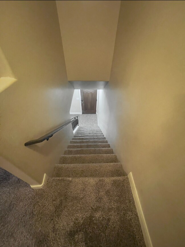 Building Photo - Stunning Cedar Townhome