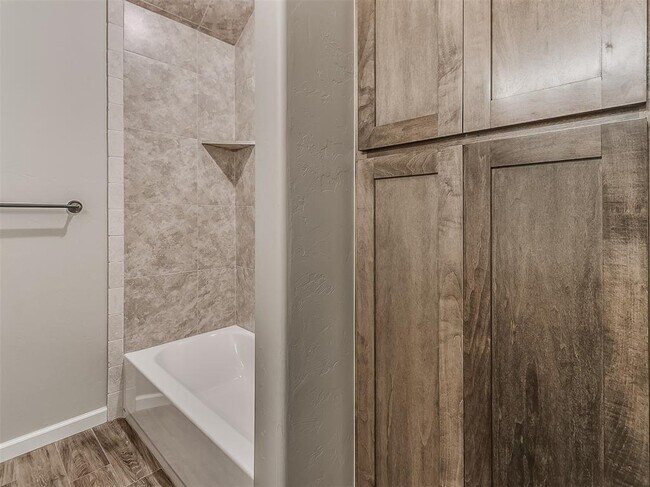 Building Photo - 600 Mirano Ln