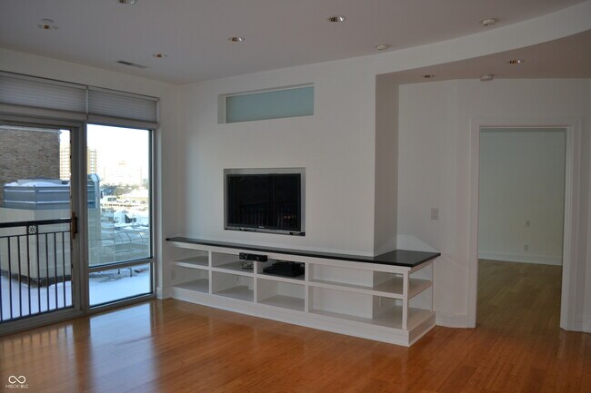 Building Photo - 429 N Pennsylvania St