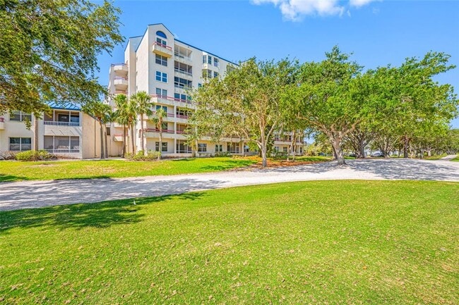 Building Photo - 2333 Feather Sound Dr