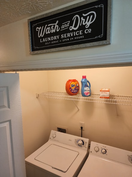 Building Photo - 4468 Highwood Park Dr