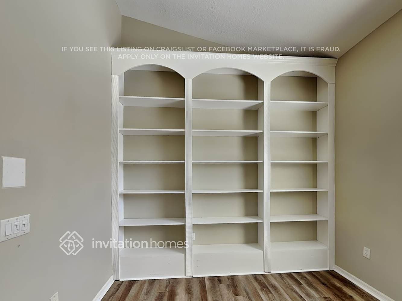 Building Photo - 6627 Tailfeather Way