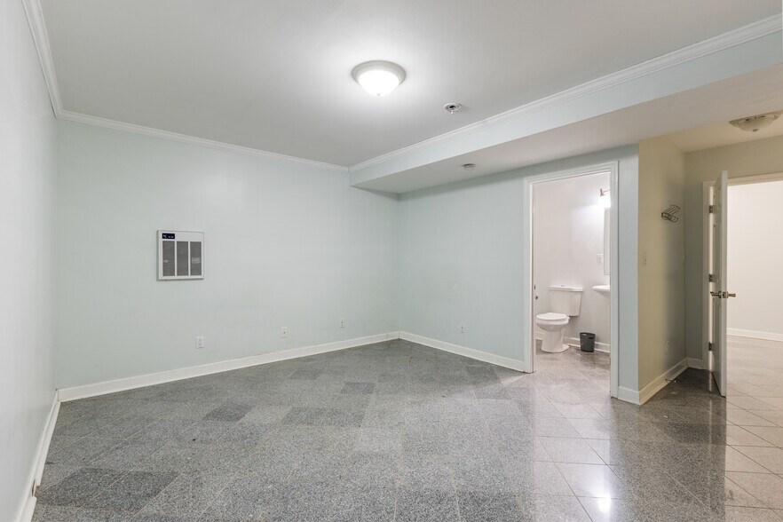 Downstairs bedroom - 112 Saint Charles Pl