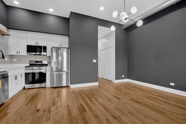 Building Photo - 1956 W 21st Pl