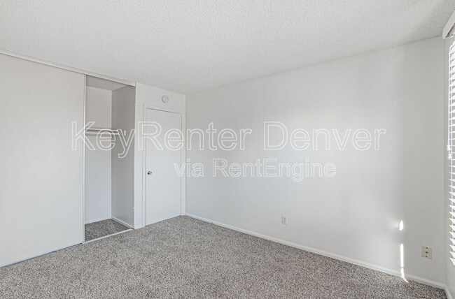 Building Photo - 2407 S Dawson Way