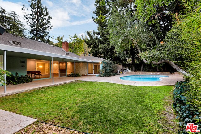 Building Photo - 3151 Oakdell Ln