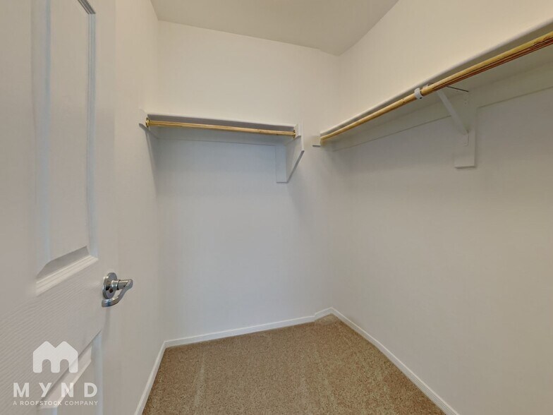 Building Photo - 10758 W McKinley St