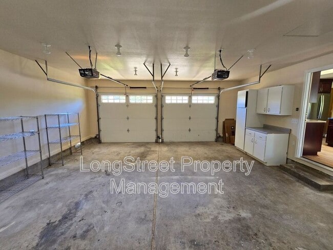 Building Photo - 1495 NW Forestgreen Ave