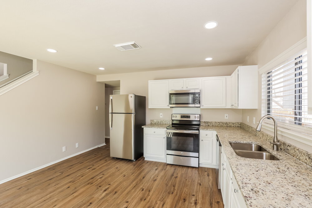 Building Photo - 10218 Sandbrook Hill