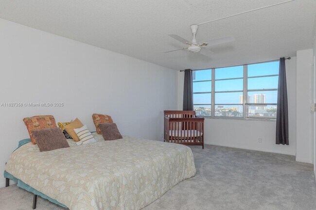 Building Photo - 137 Golden Isles Dr