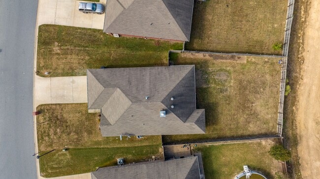 Building Photo - 110 Vienne Pl
