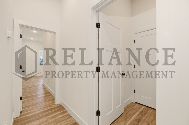 Building Photo - 701 Elmwood St