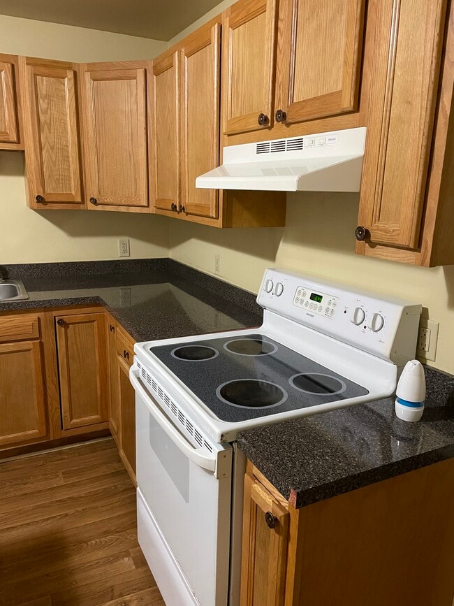 Building Photo - 610 Spruce St