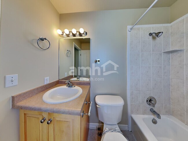 Building Photo - 1496 N 2150 W