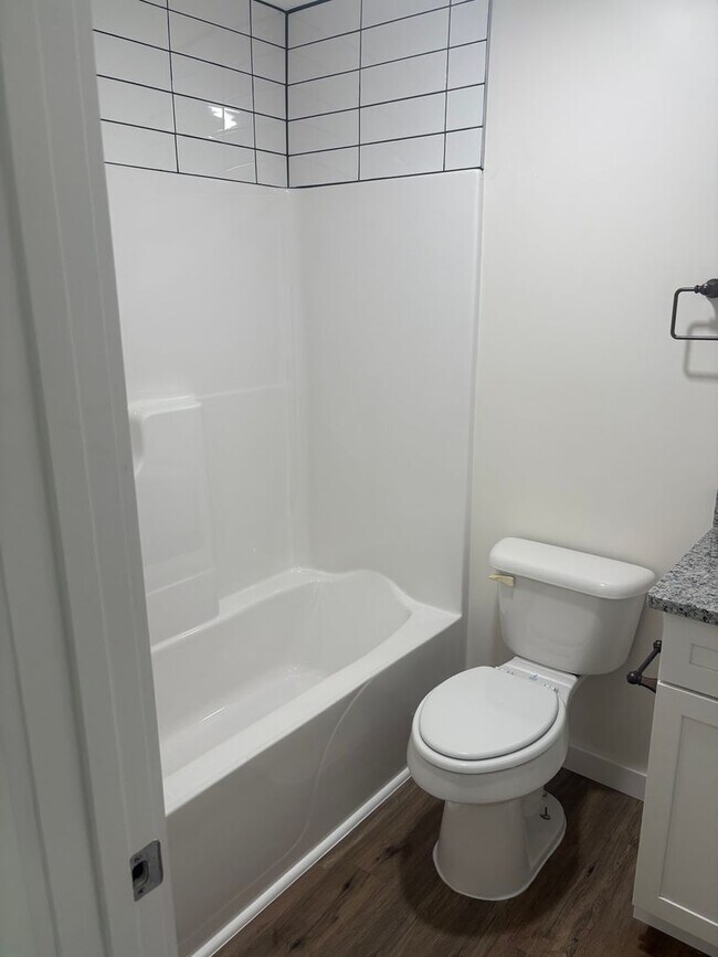 Building Photo - Newly remodeled house available now!