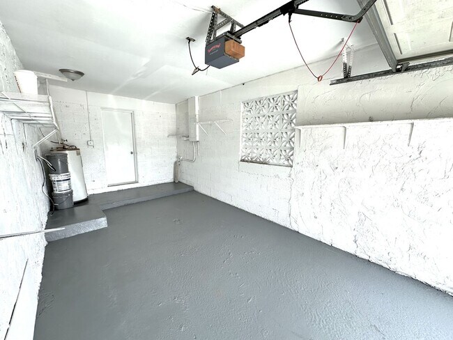 Building Photo - 2117 Mitchell Ct