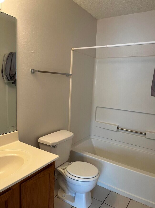 Building Photo - 567 Florosa Ct