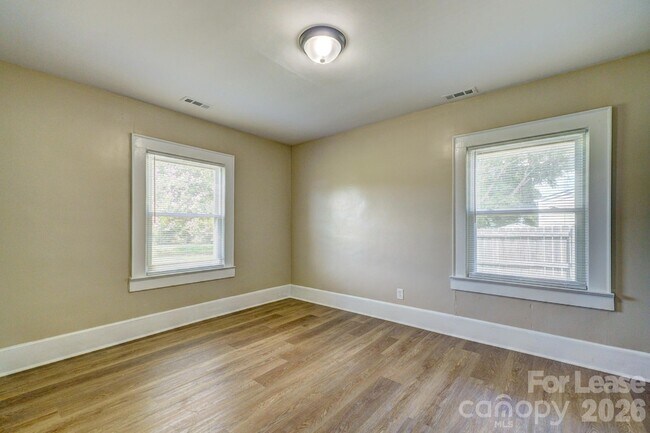 Building Photo - 2202 W Stage Coach Trail