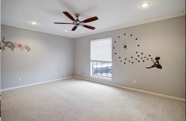 Building Photo - 2220 Bering Dr