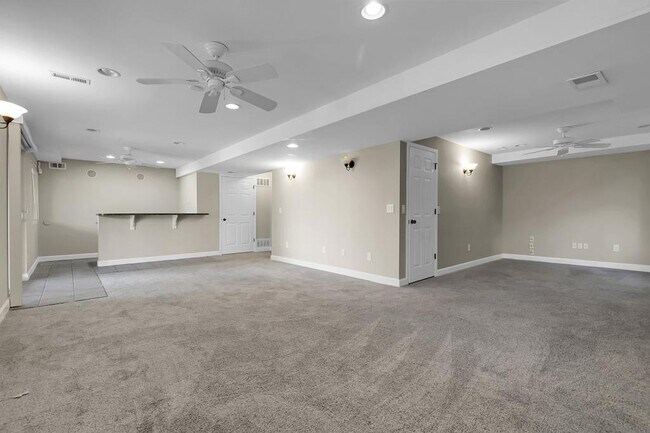 Building Photo - 11565 Crow Hill Dr