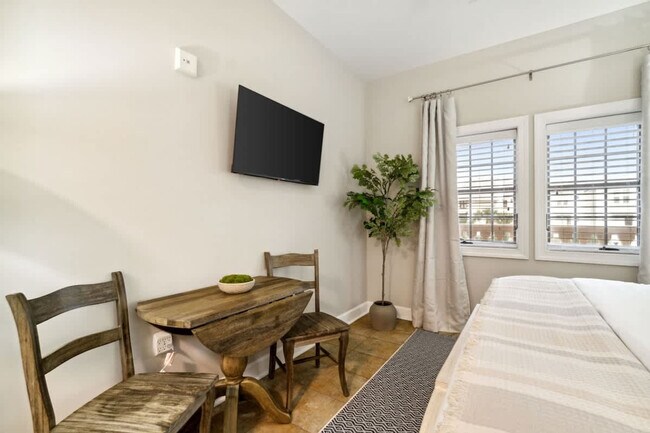 Building Photo - 10343 E County Hwy 30A