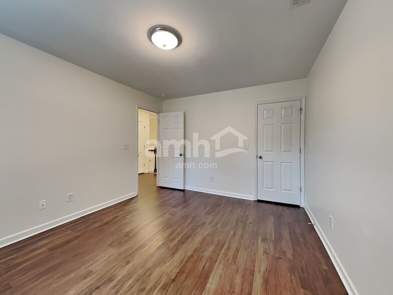 Building Photo - 718 Barrocliff Rd