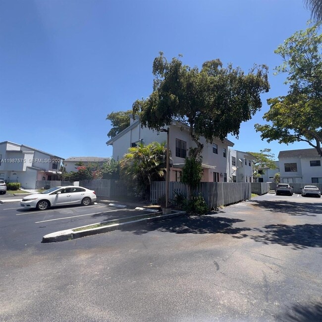 Building Photo - 10550 NW 7th Terrace