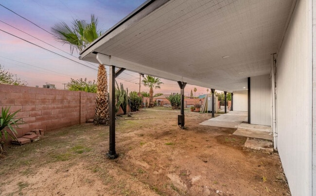 Building Photo - 5818 N 22nd Dr