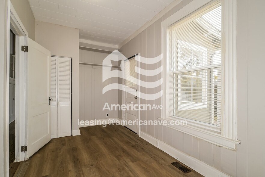 Building Photo - 5212 Heege Rd