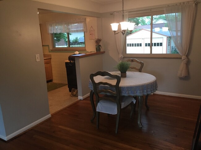 Building Photo - 9490 Wynnecrest Dr