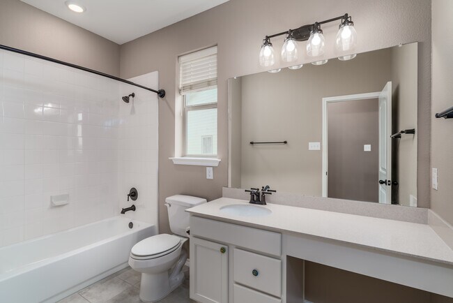 Building Photo - 120 Kat Garnet Dr