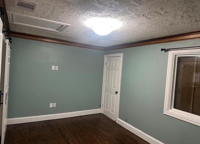 Building Photo - 4375 Kevinkay Dr