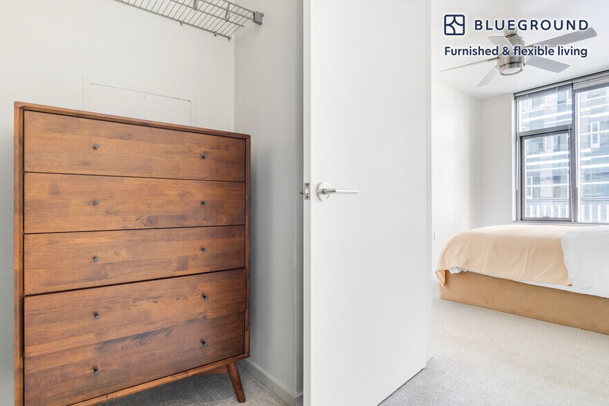 Building Photo - 2121 6th Ave