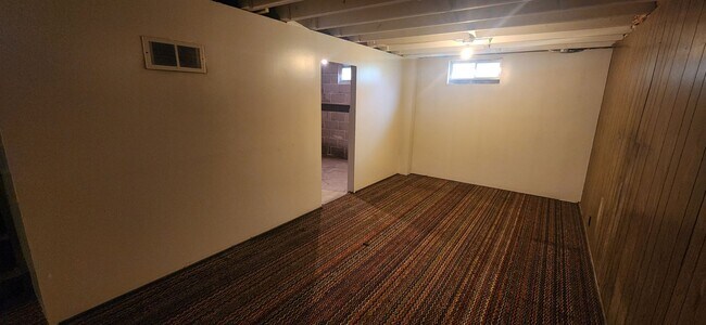 Building Photo - 2 Bedroom with bonus rec space in basement!