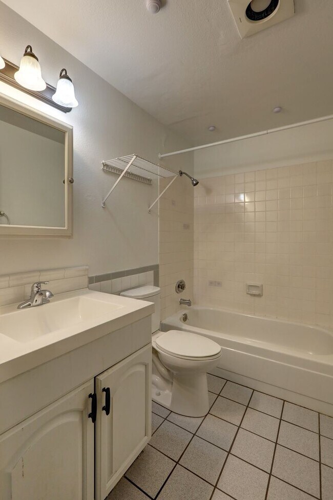 Building Photo - Delridge Apartments