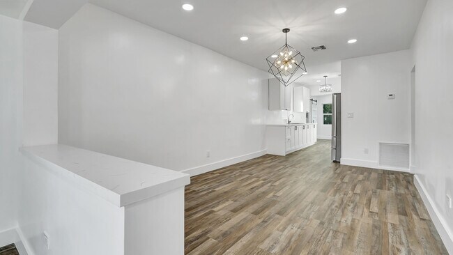 Building Photo - 11 NW 117th St