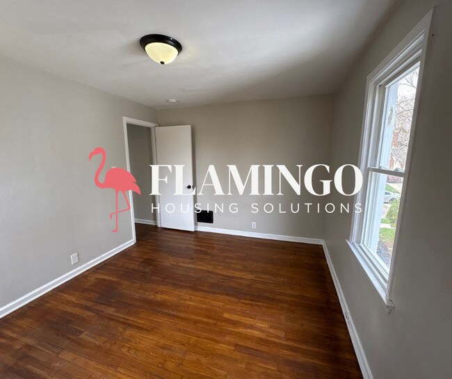 Building Photo - 2310 Emerson Ave