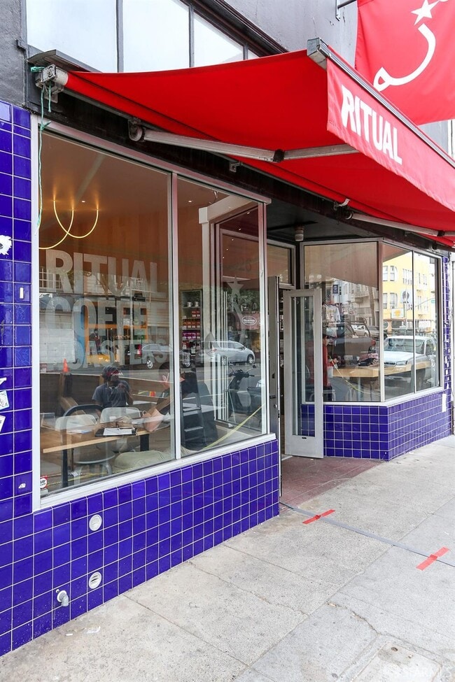 Building Photo - 2205 Bryant St