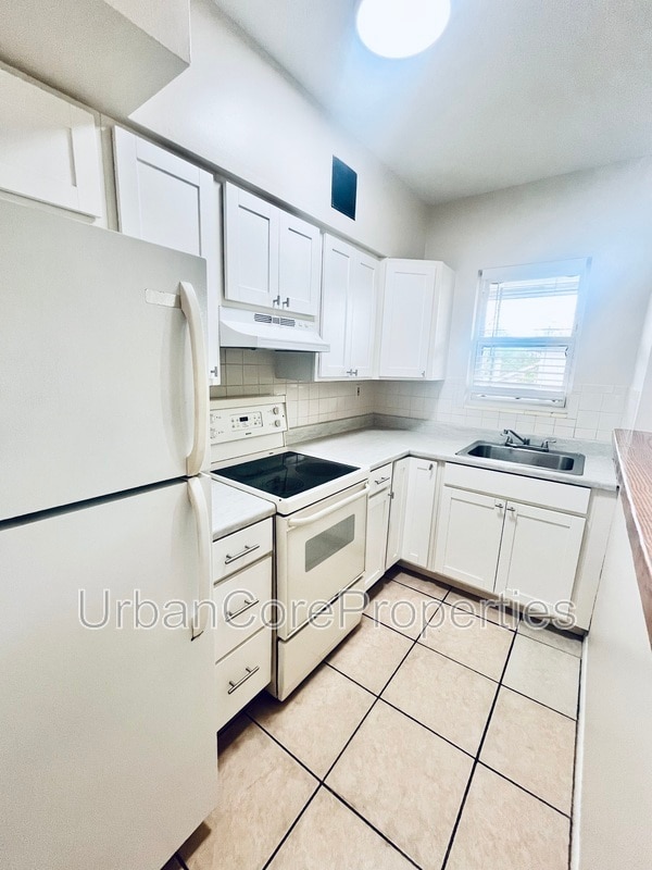 Building Photo - 115 7th Ave N