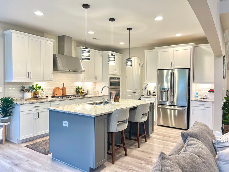 Building Photo - 4745 Kingswood Dr