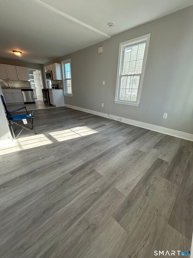 Building Photo - 162 Davenport St