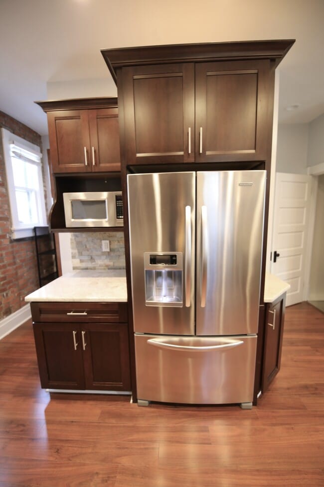 Building Photo - 310 E Beck St