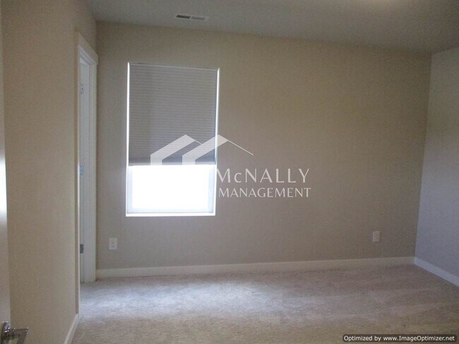 Building Photo - Spacious 4-Bedroom Home with Modern Comforts