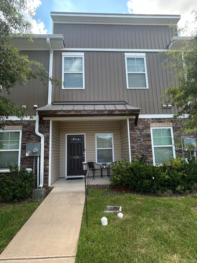 Building Photo - 139 Hunters Grove Dr
